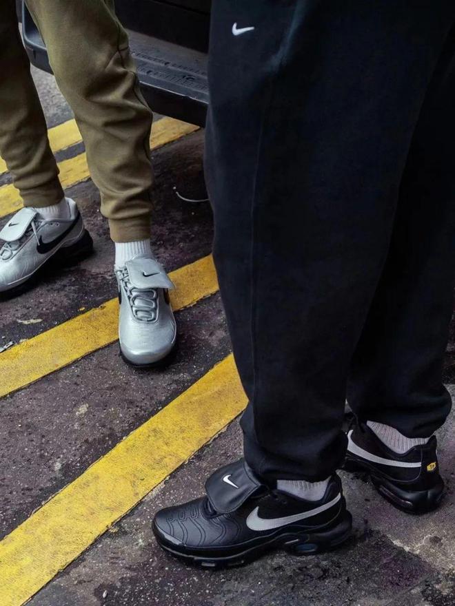 “潜力股”SNEAKERS值得关注！！！AG真人旗舰厅登录极致黑才够帅！这4双(图20)